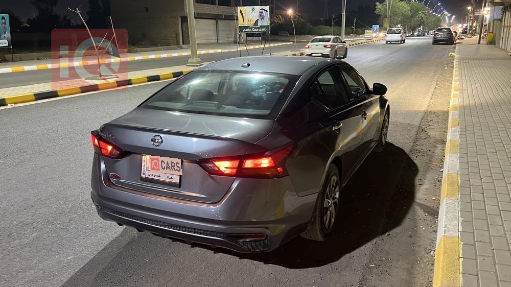 نيسان ألتيما